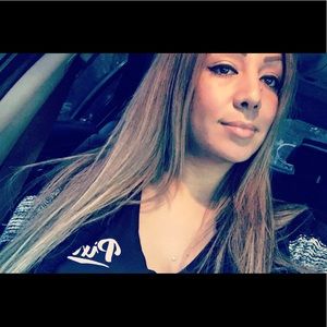 Meet your Posher, Alejandra